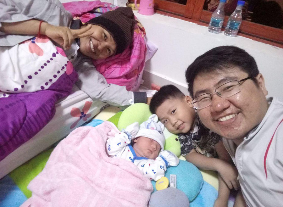 Parenthood under Pressure: Being parents is not so easy as you imagine