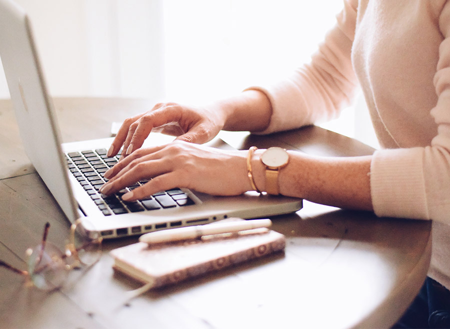 9 Simple Things to Control Your Day from the Distractions